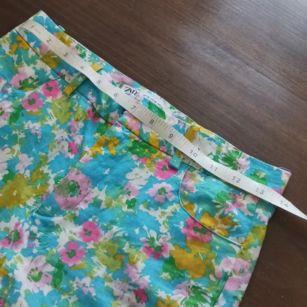 Zara Floral Pants - Picture 11 of 13